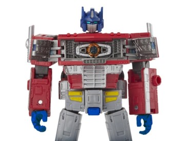 War for Cybertron Earthrise Leader Optimus Prime With Trailer