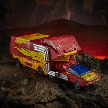 War for Cybertron Kingdom Commander Rodimus Prime