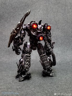 ZS-01 Oversized Zeus Toys